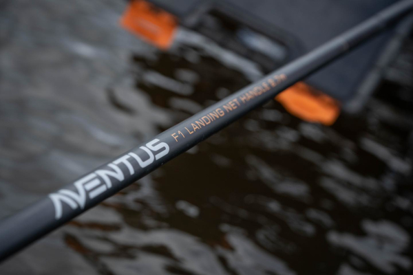 Guru Aventus F1 Landing Net Handle 2,7m 4 Guru Aventus F1 Landing Net Handle 2,7m - Afbeelding 4